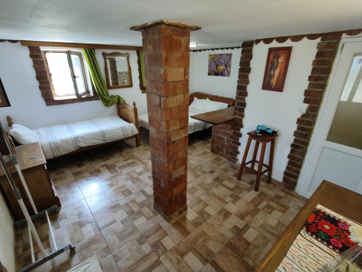 La Tataia Zahei Hotell Dragus Eksteriør bilde