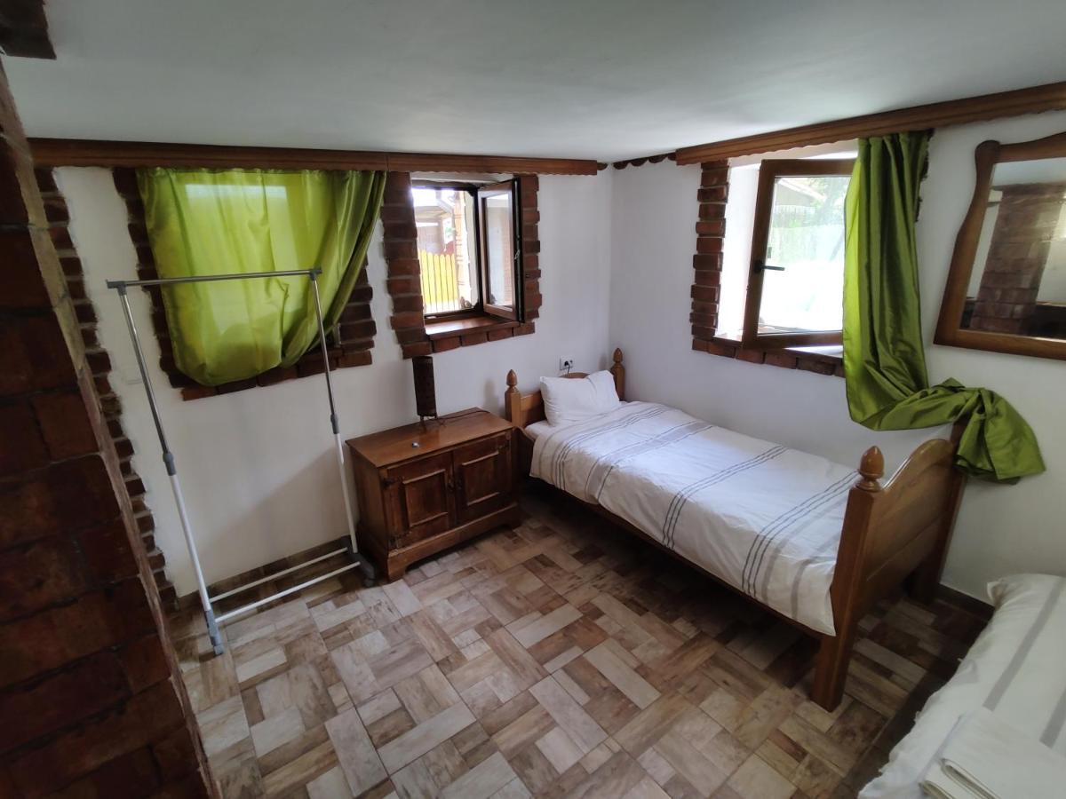La Tataia Zahei Hotell Dragus Eksteriør bilde
